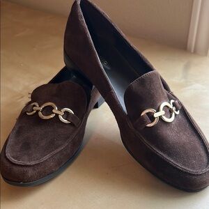 Brown Suede Loafers with Gold Chain Accent ~ Bandolino ~ Size 7.5